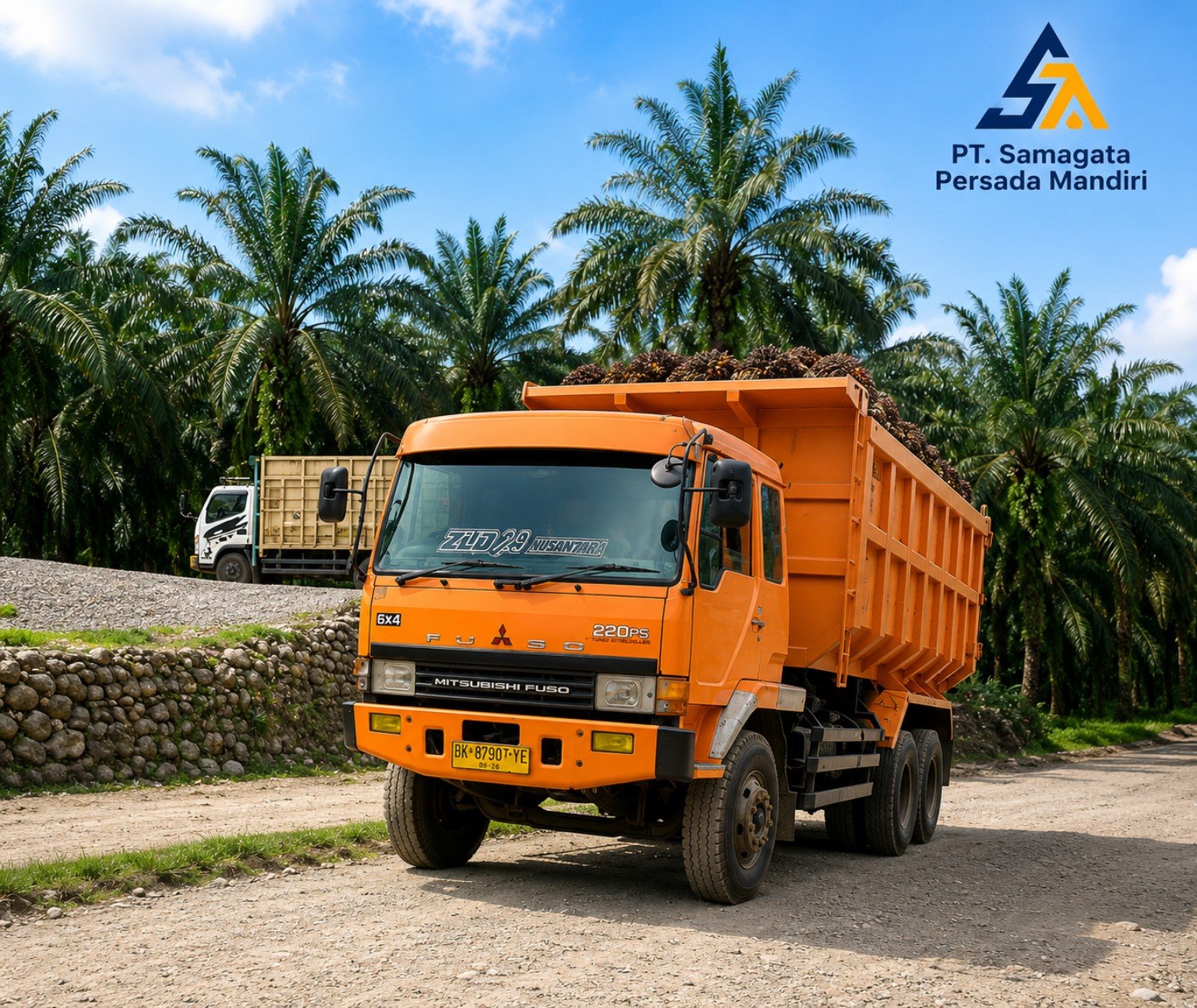 Engkel Hino Fuso untuk transportasi
